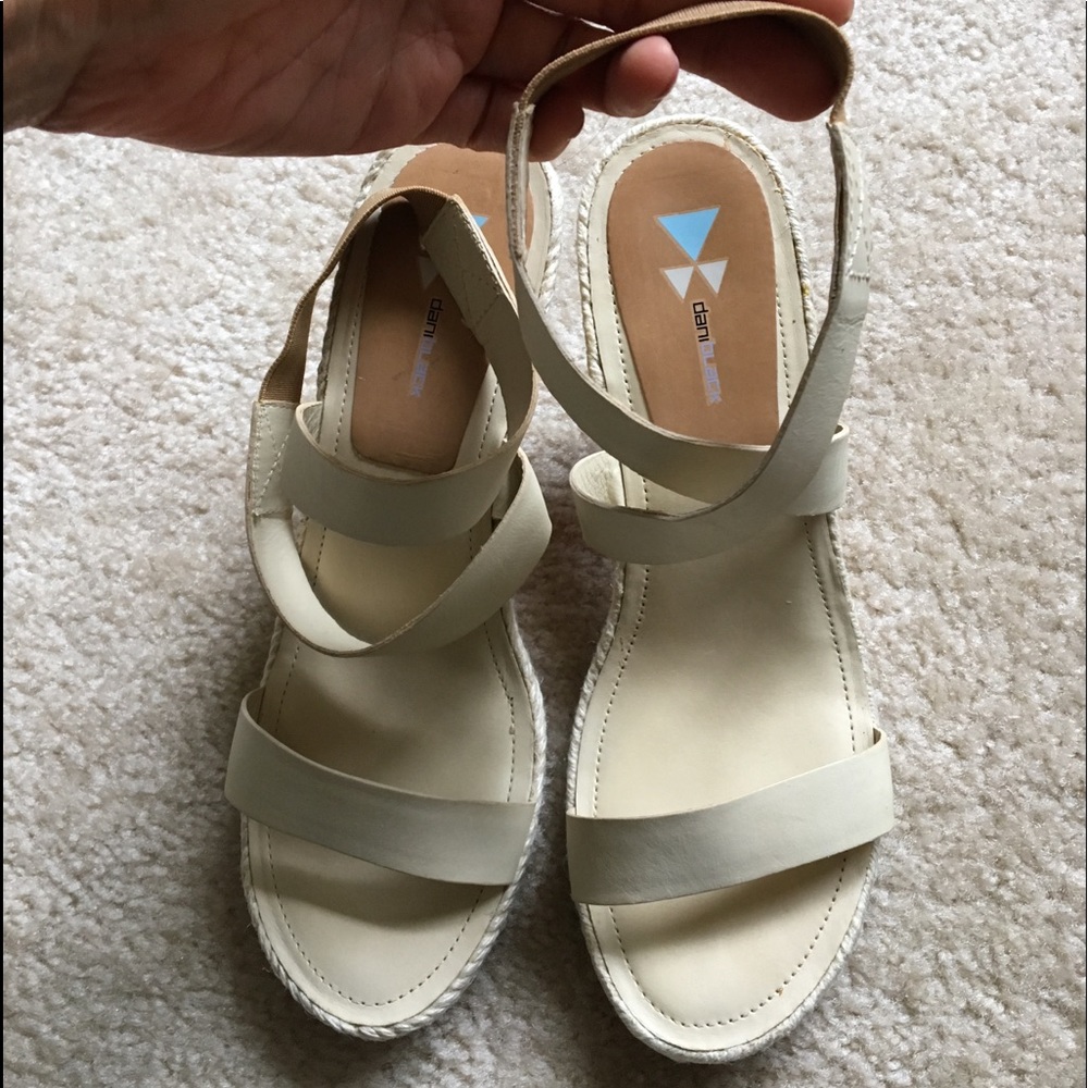 Women’s sandals. New, never worn. Color ivory.